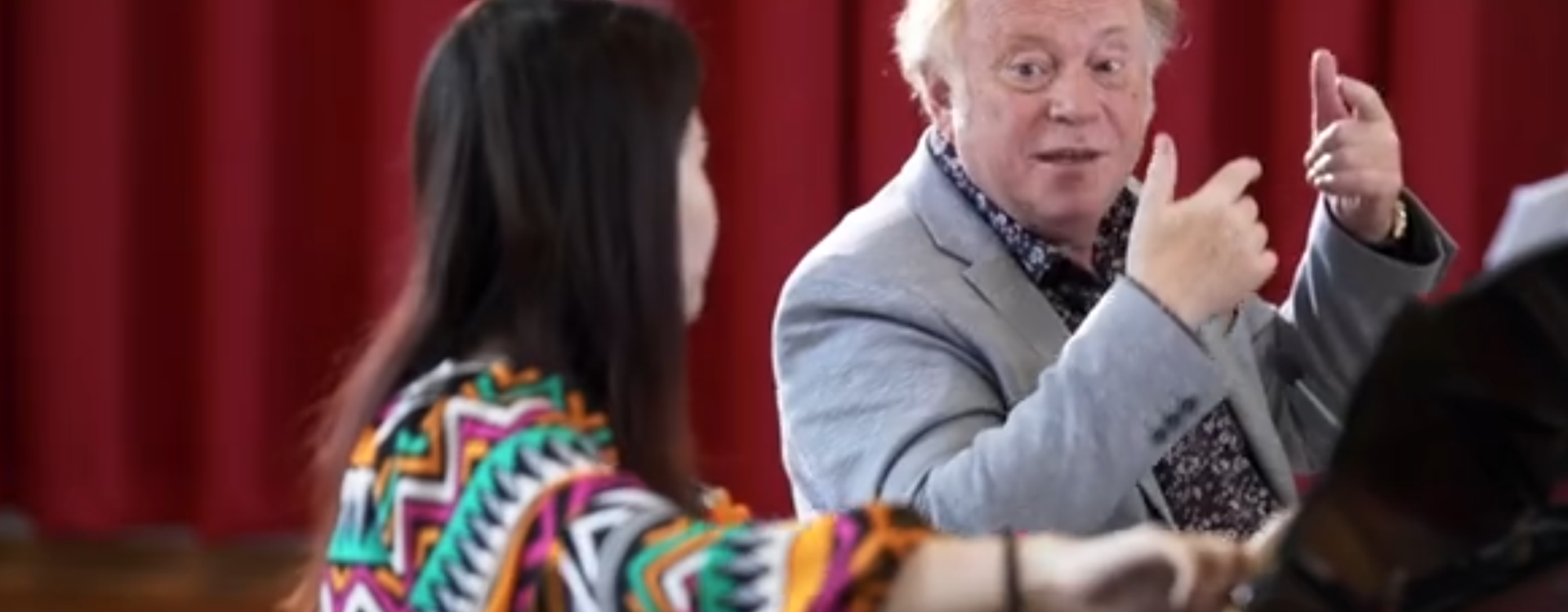 Bilibili.com: Prof. Ilja Scheps Masterclass: Schumann Abegg variations Op.1 科隆音乐学院伊利亚•谢普斯教授大师课：舒曼阿贝格变奏曲 钢琴：王柯雯