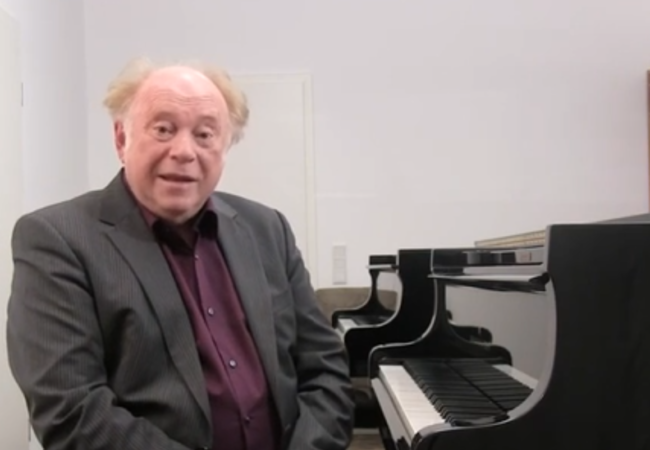 Bilibili.com: 谢普斯教授讲解肖邦练习曲的练习，演奏方法与音乐理解。Prof. Ilja Scheps considers important learning goals when working on Chopin’s Etudes.